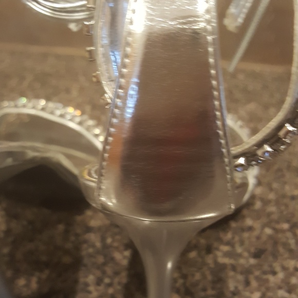 Shoes - Picture 4 of 4